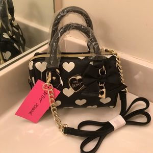 💞Betsey Johnson Mini Barrel Queen of Hearts Bag💞